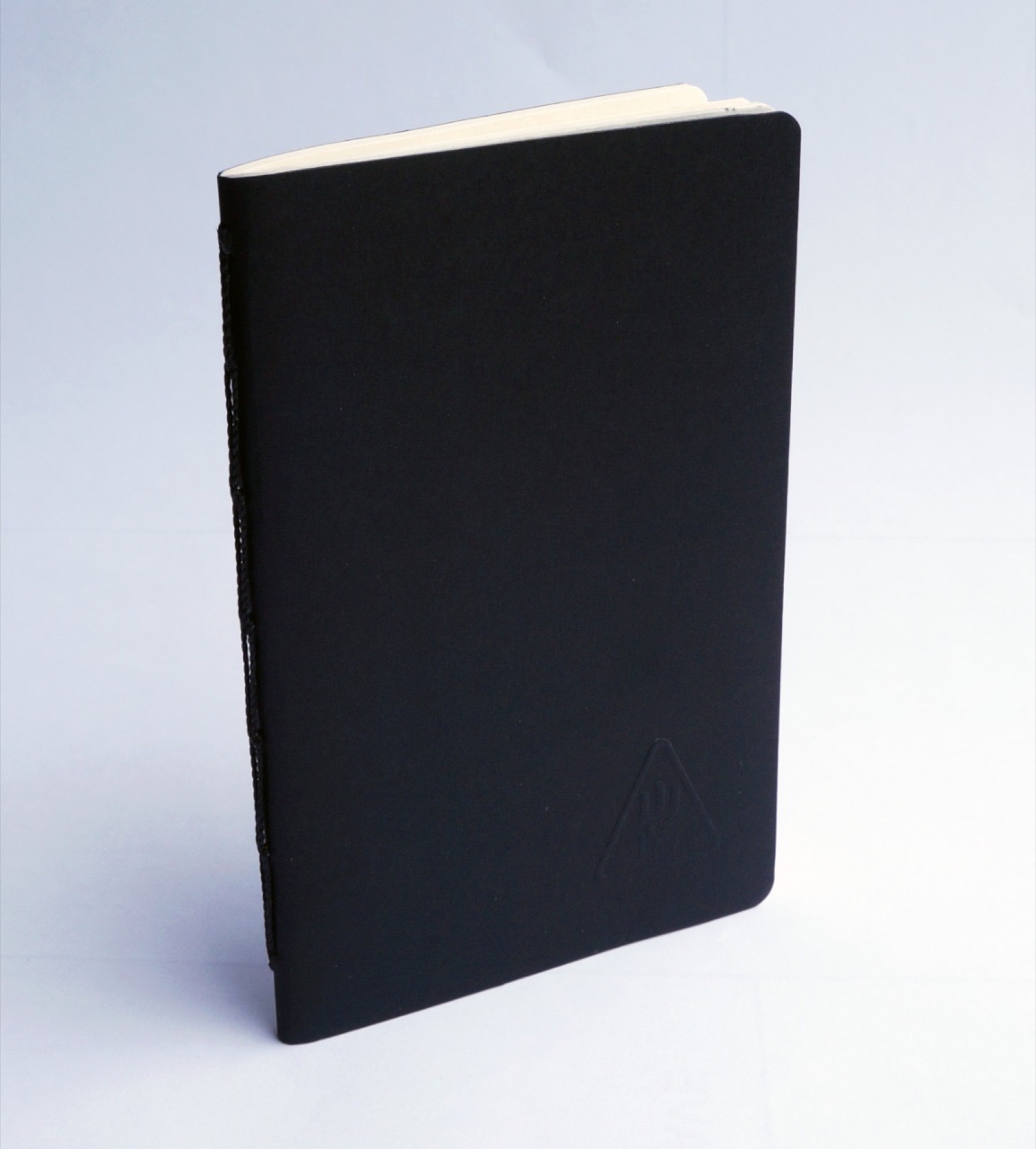 Notebook Fuji, capa preta, tamanho M